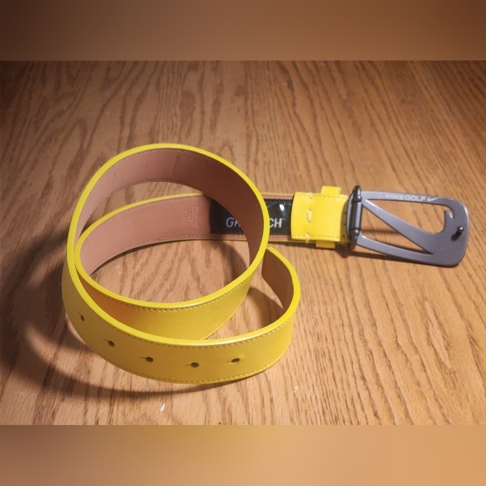 Nike Men's Signature Swoosh Cutout II Belt Yellow Golf - Picture 2 of 8